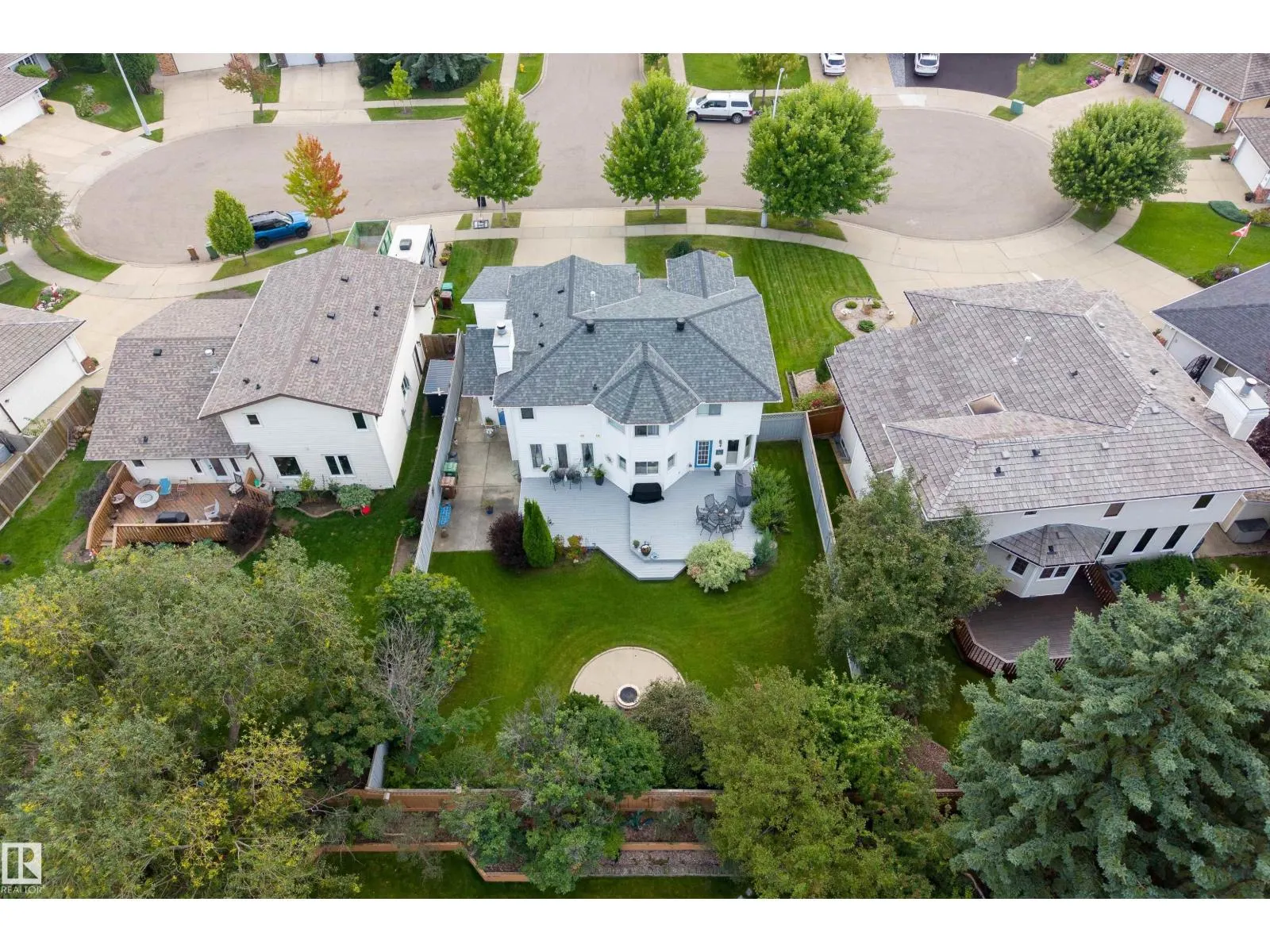 9 PAQUETTE PL