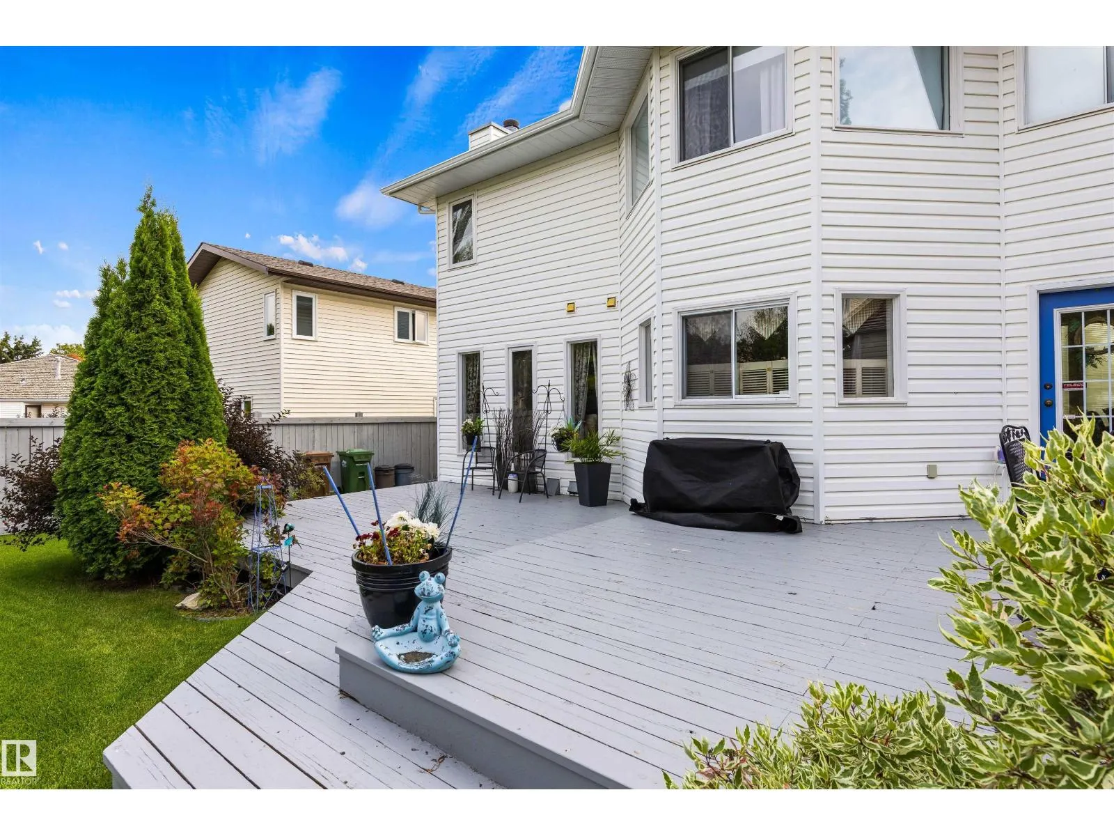 9 PAQUETTE PL