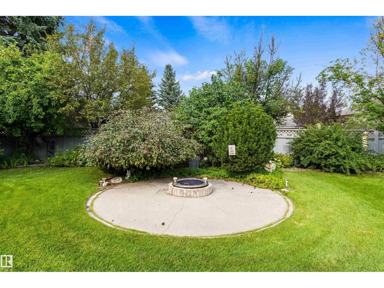9 PAQUETTE PL