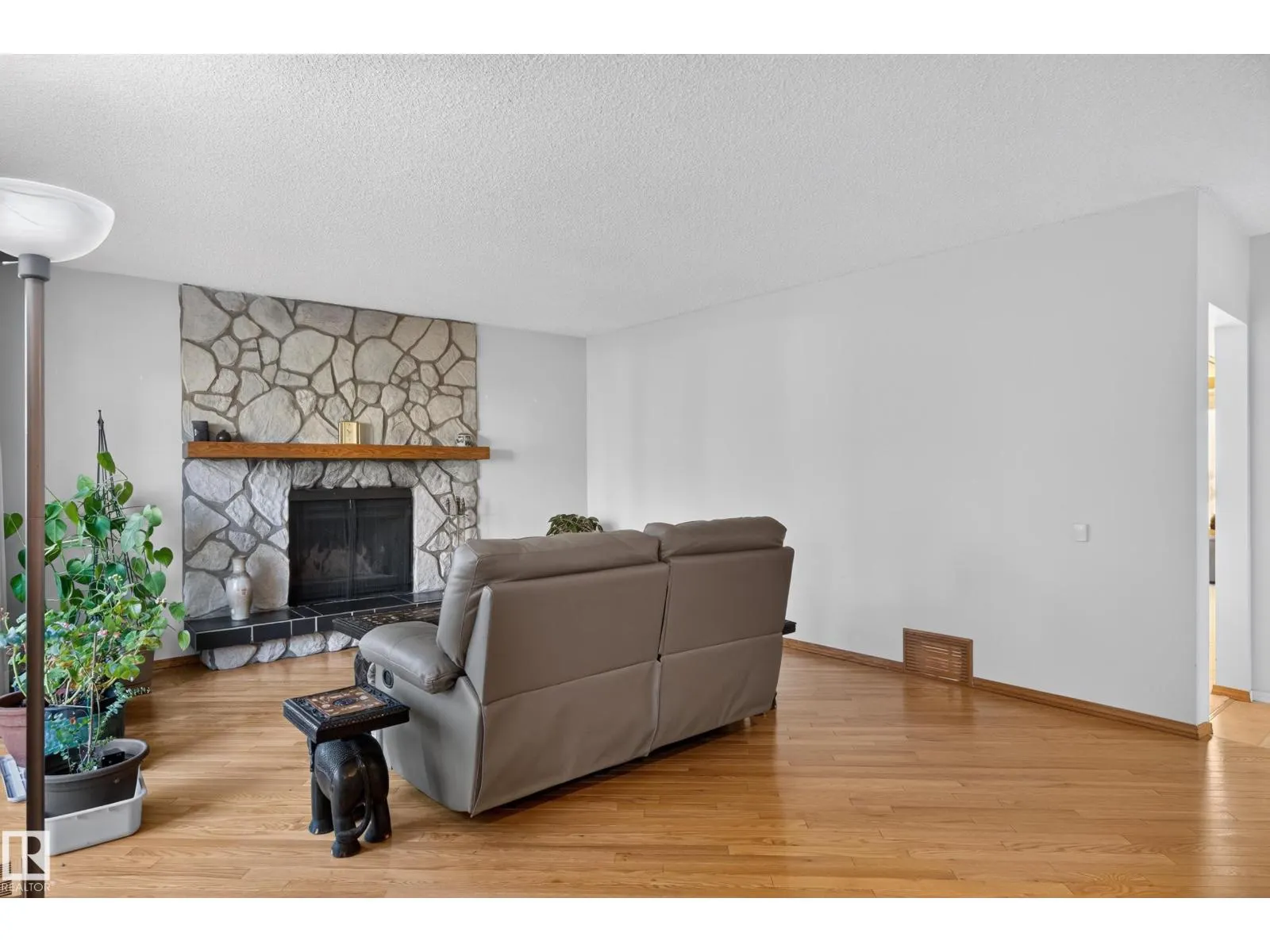 10819 131 ST NW