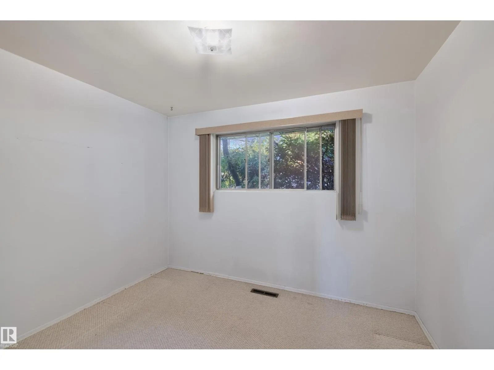 13612 137 ST NW