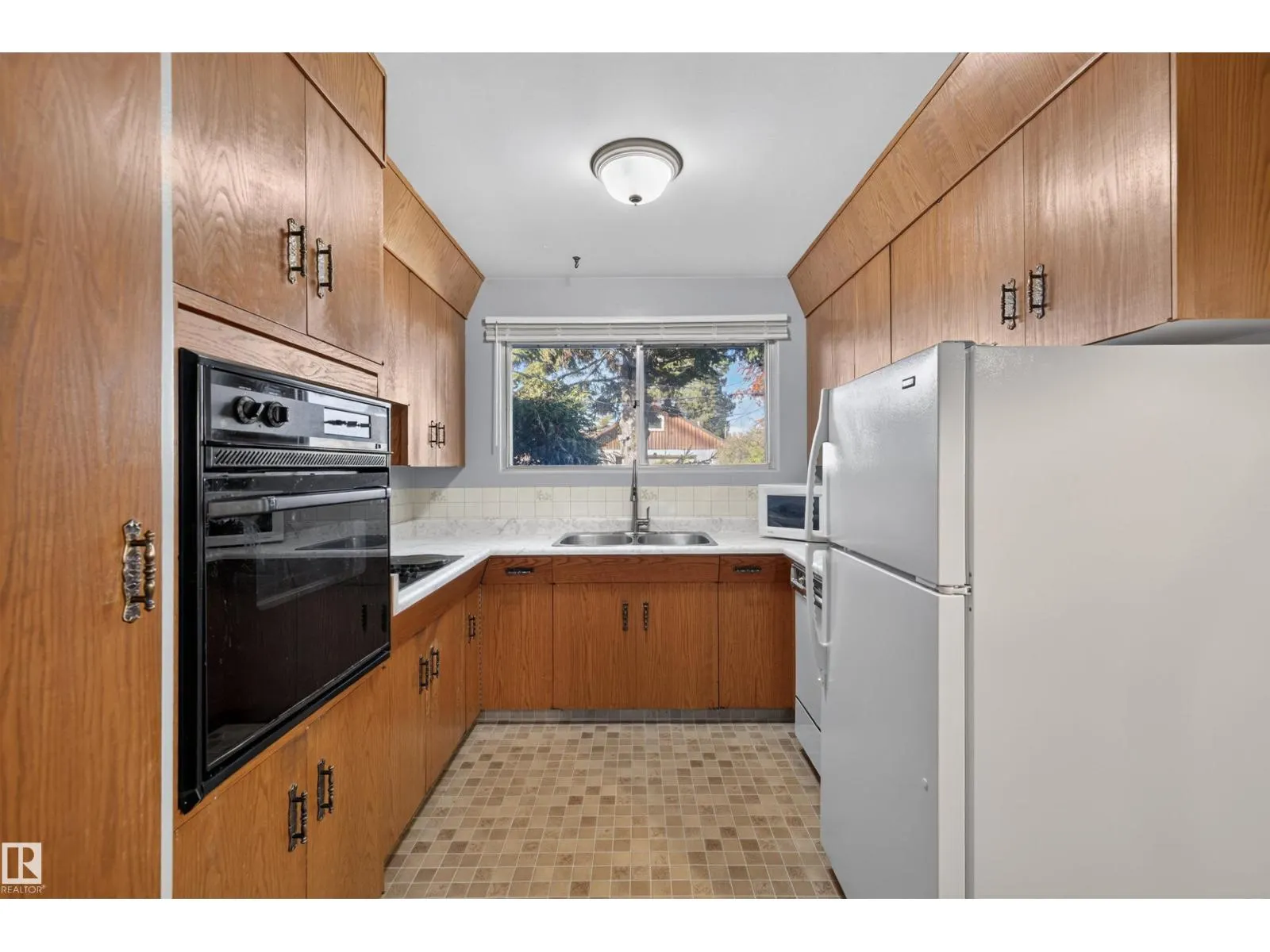 13612 137 ST NW