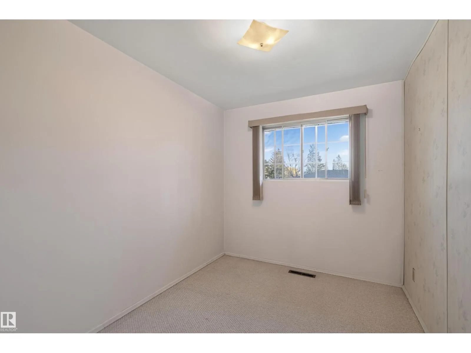 13612 137 ST NW