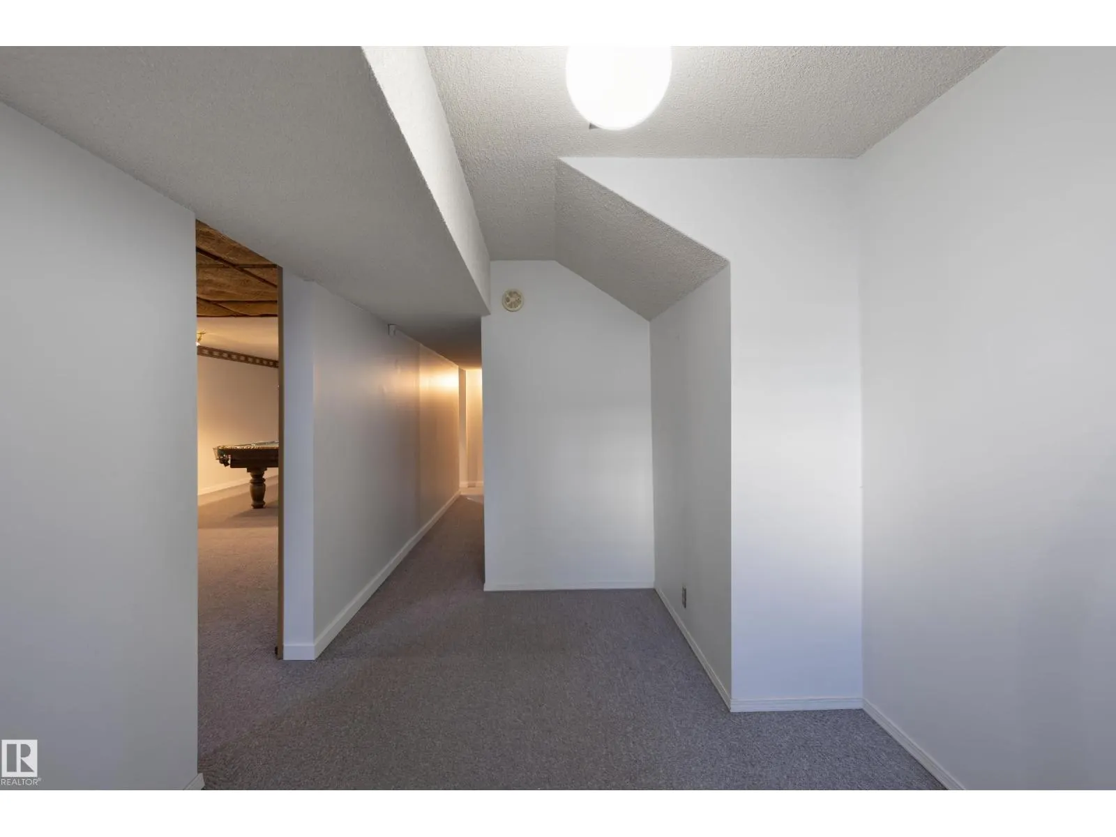 13612 137 ST NW