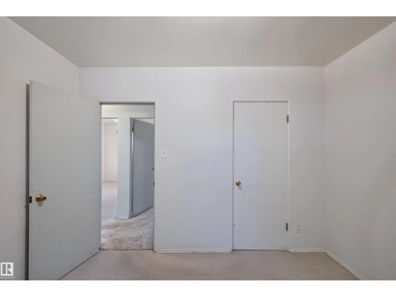 13612 137 ST NW