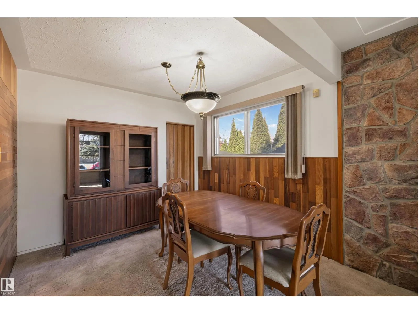 13612 137 ST NW