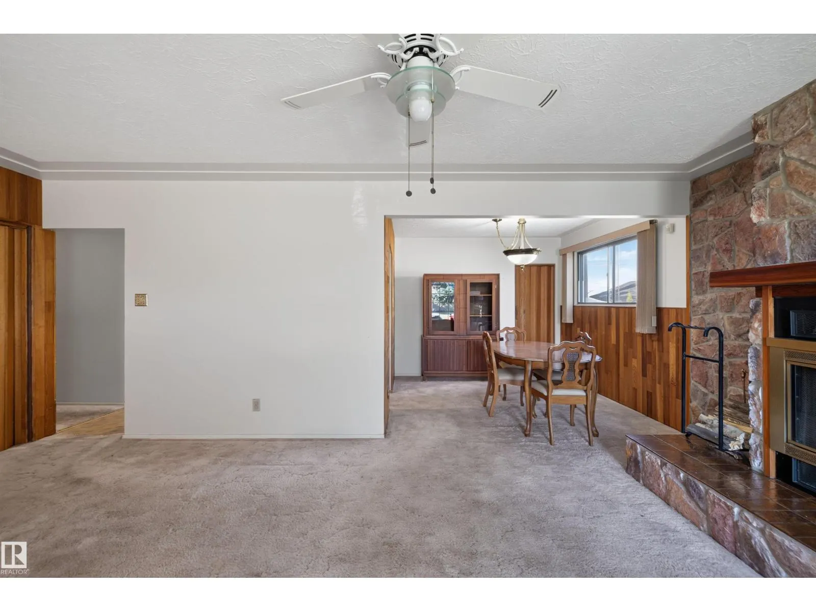13612 137 ST NW