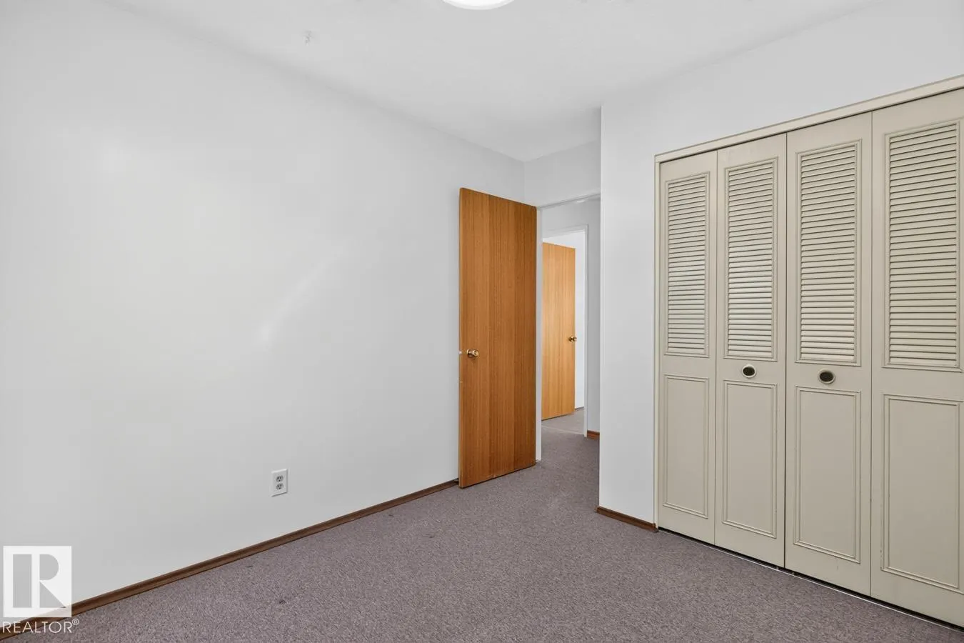 8711 38A AV NW