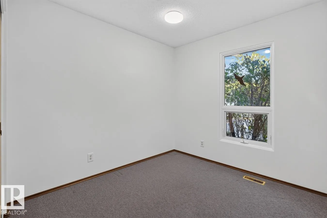 8711 38A AV NW