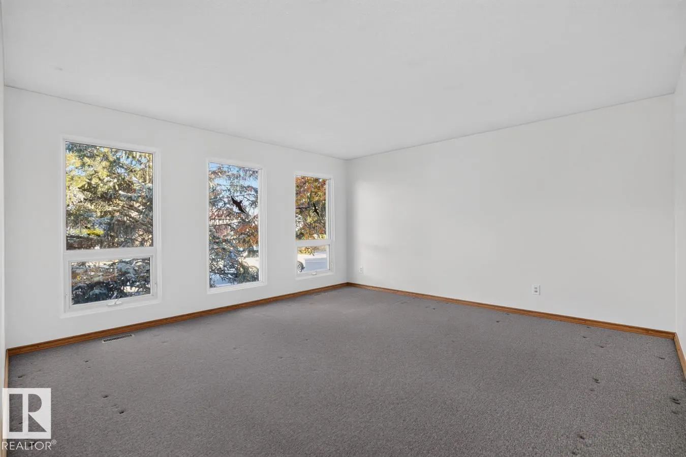 8711 38A AV NW