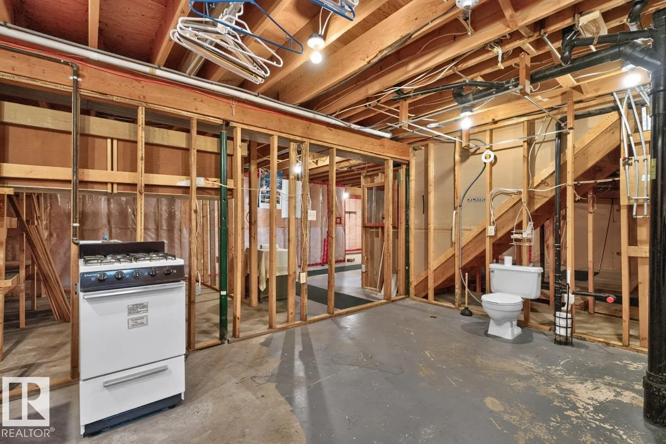 8711 38A AV NW
