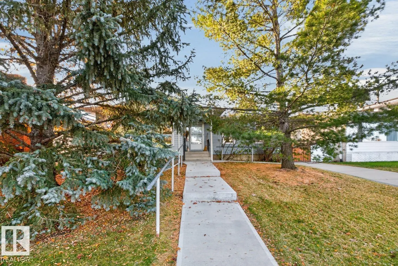 8711 38A AV NW