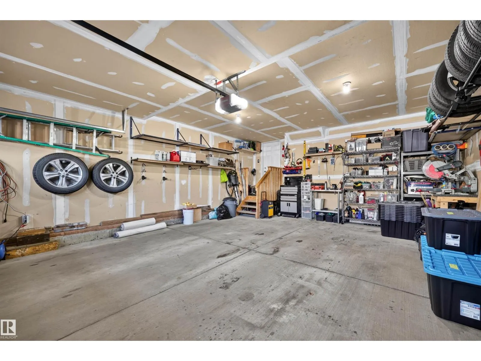 21319 58 AV NW