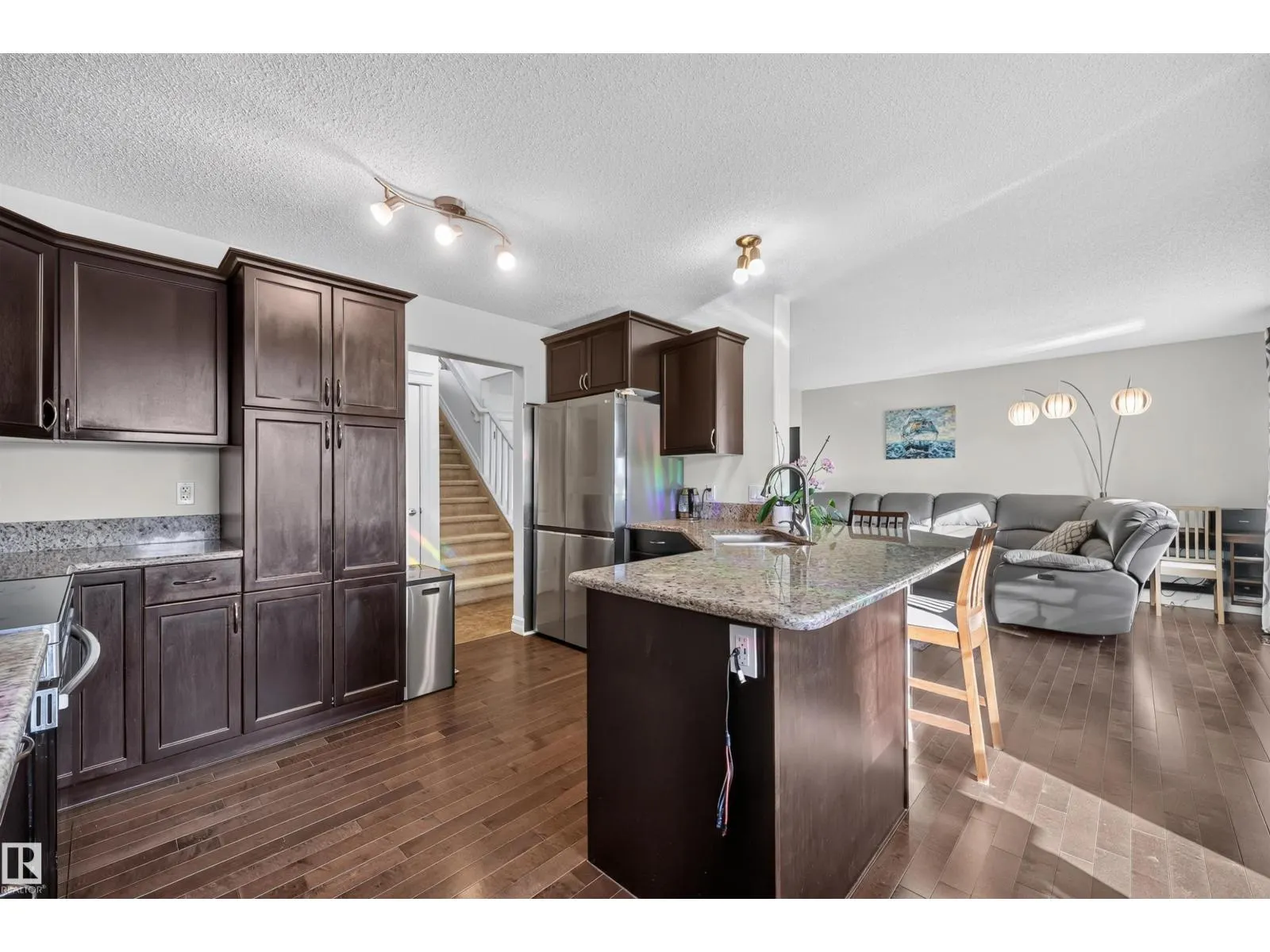 21319 58 AV NW