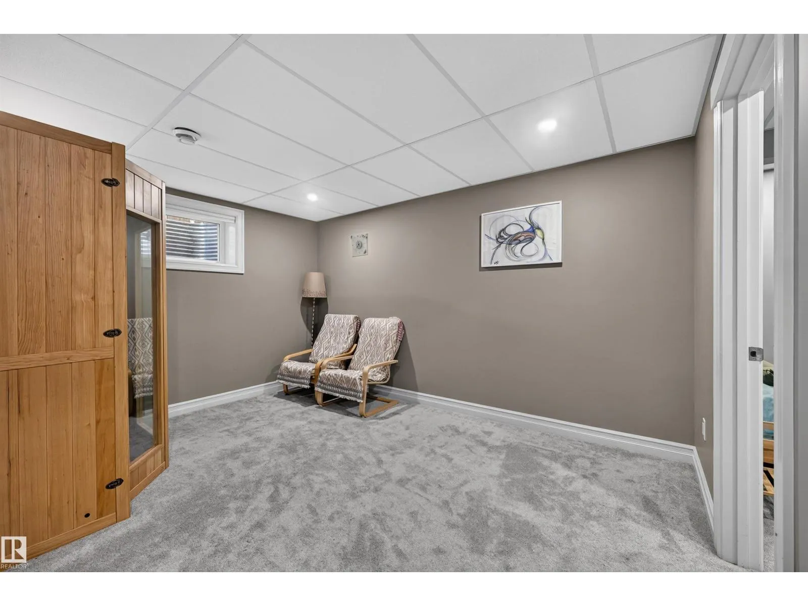 21319 58 AV NW