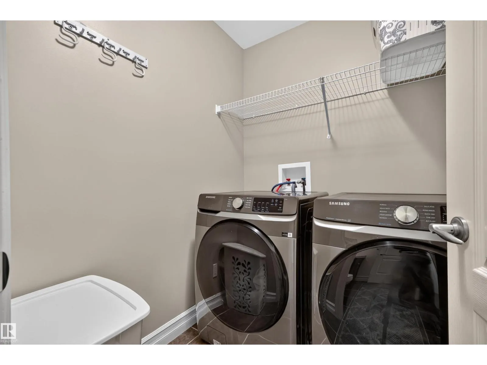 21319 58 AV NW