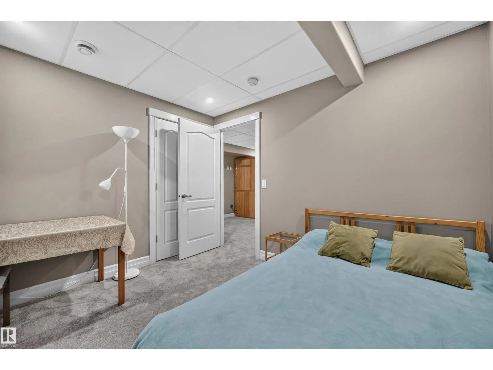21319 58 AV NW