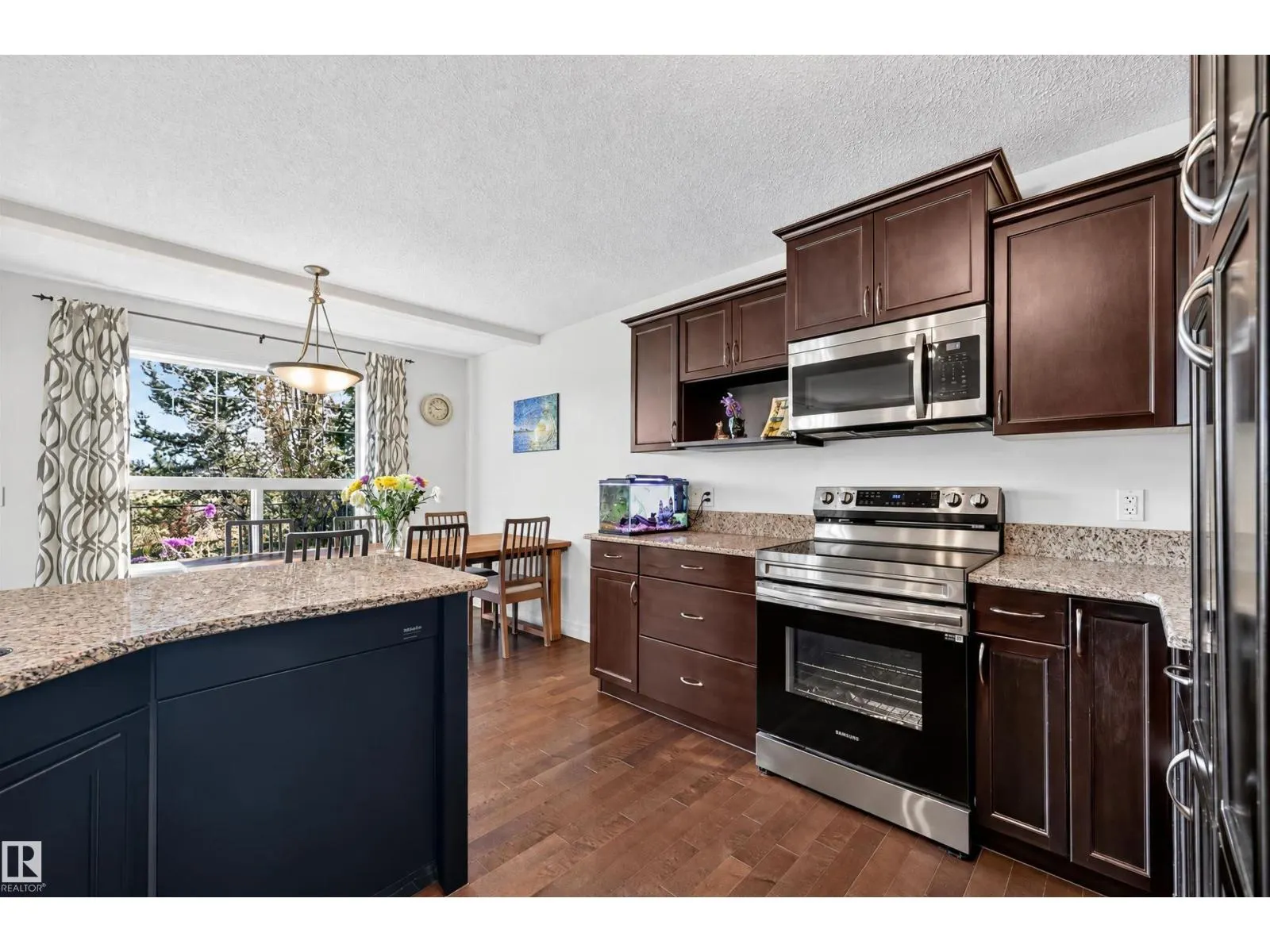 21319 58 AV NW