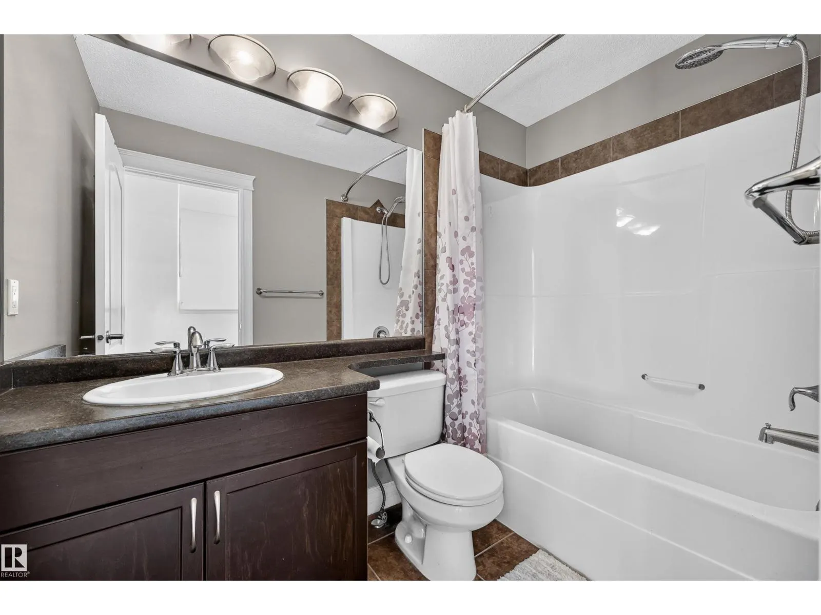 21319 58 AV NW