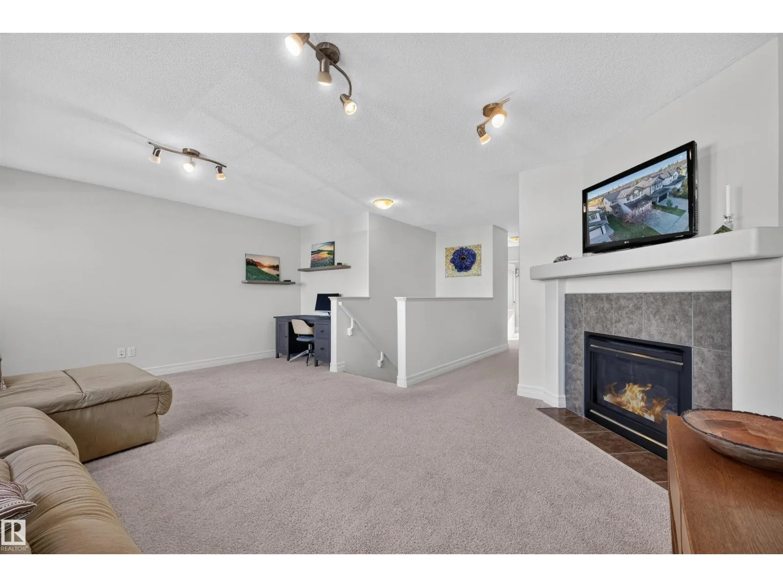 21319 58 AV NW