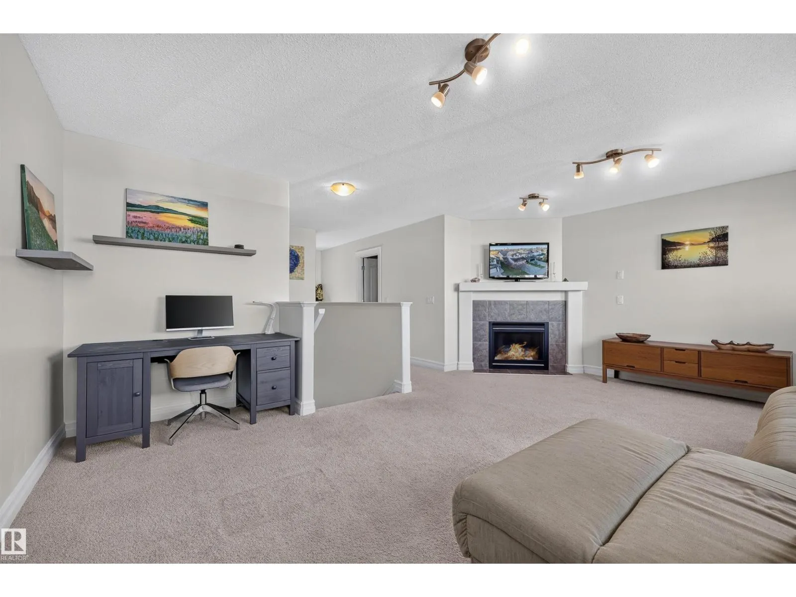 21319 58 AV NW