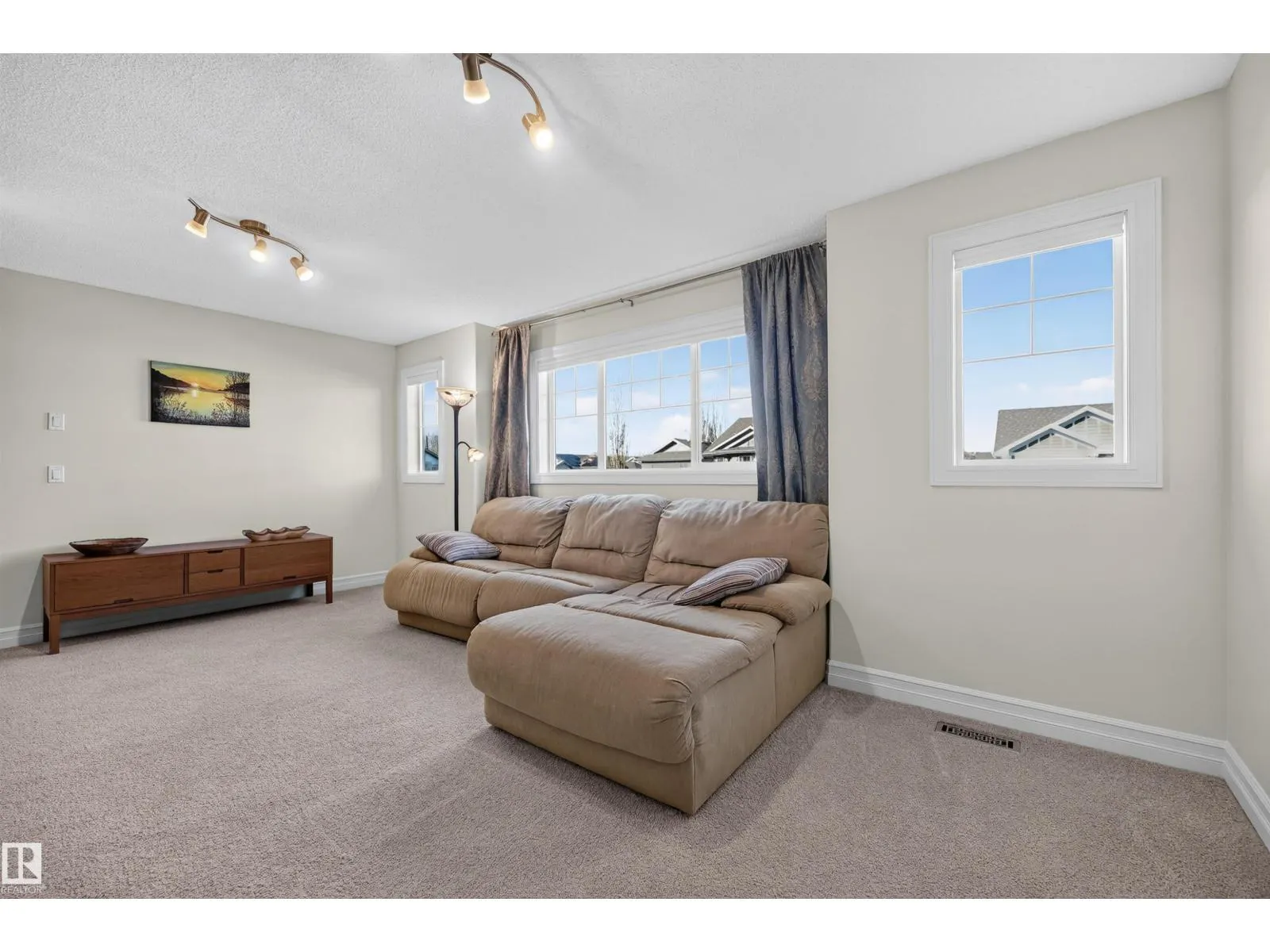 21319 58 AV NW