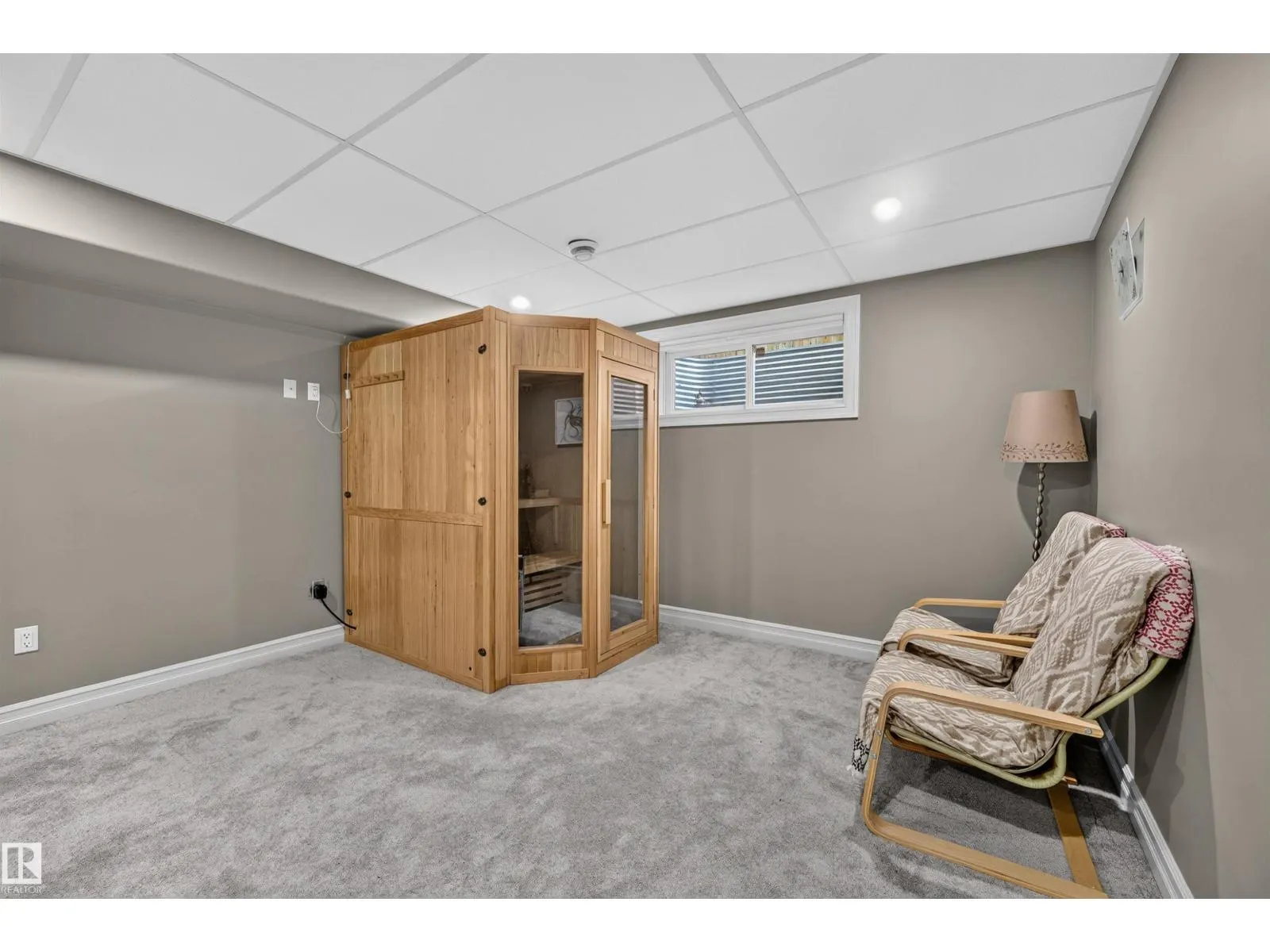 21319 58 AV NW