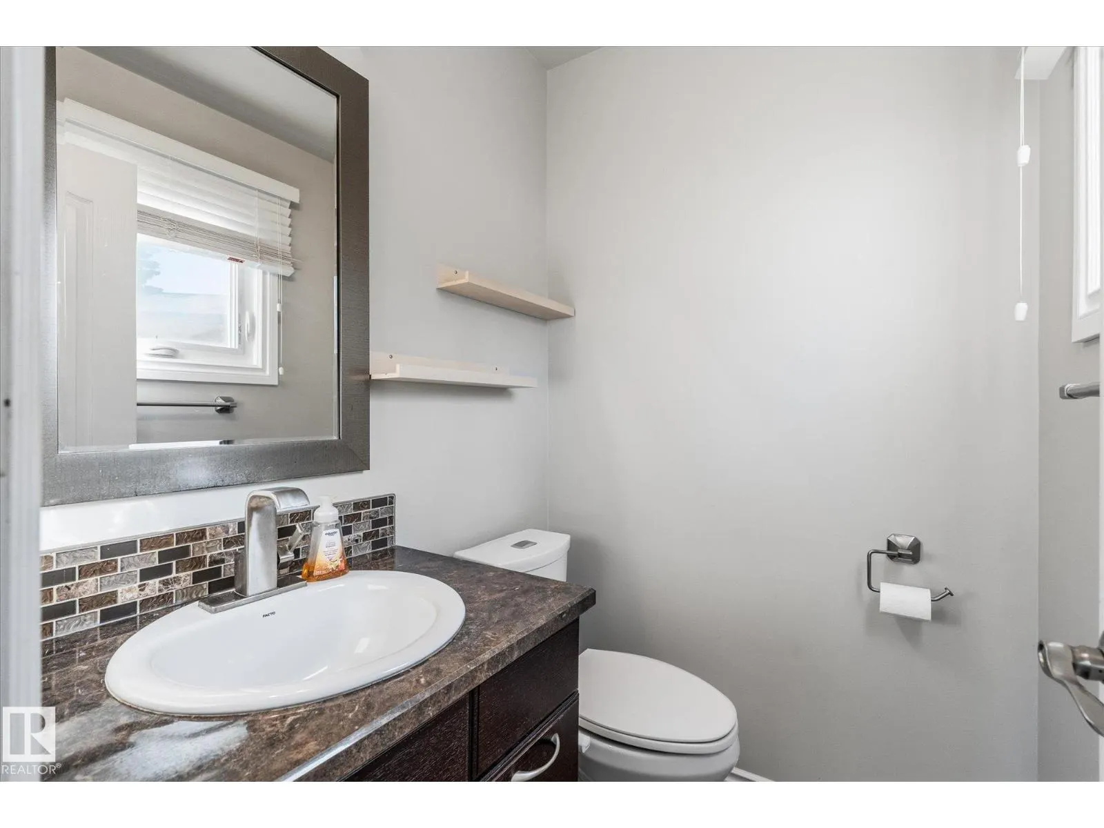 7 WESTERLAND PL