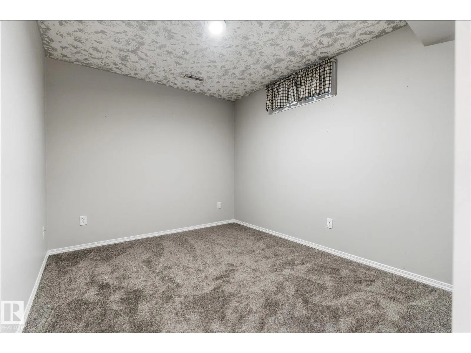 7 WESTERLAND PL