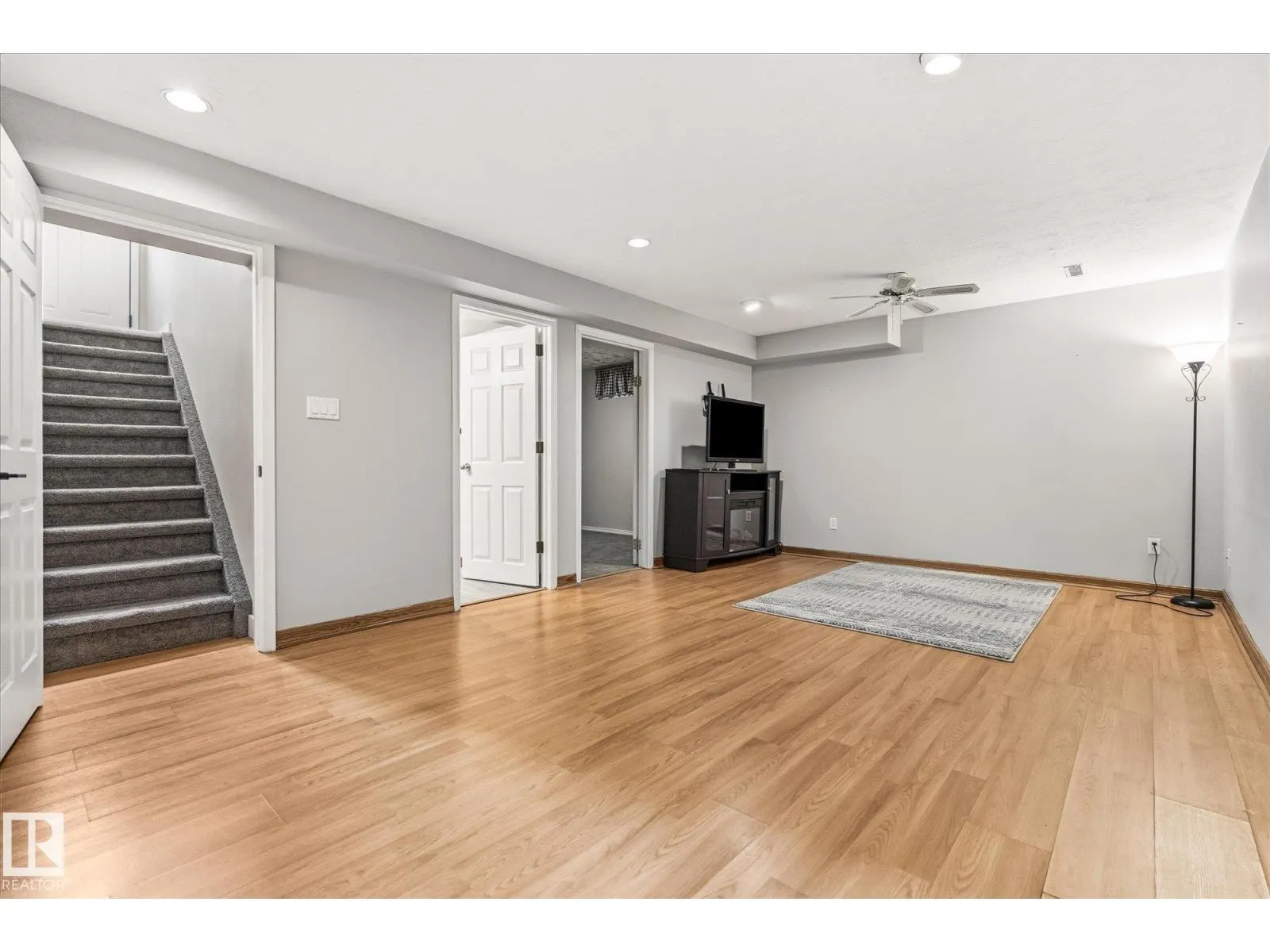 7 WESTERLAND PL