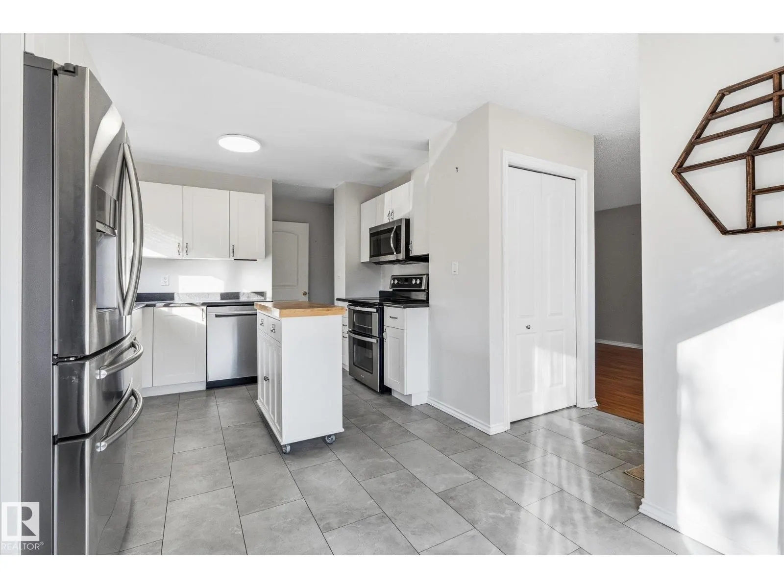 7 WESTERLAND PL
