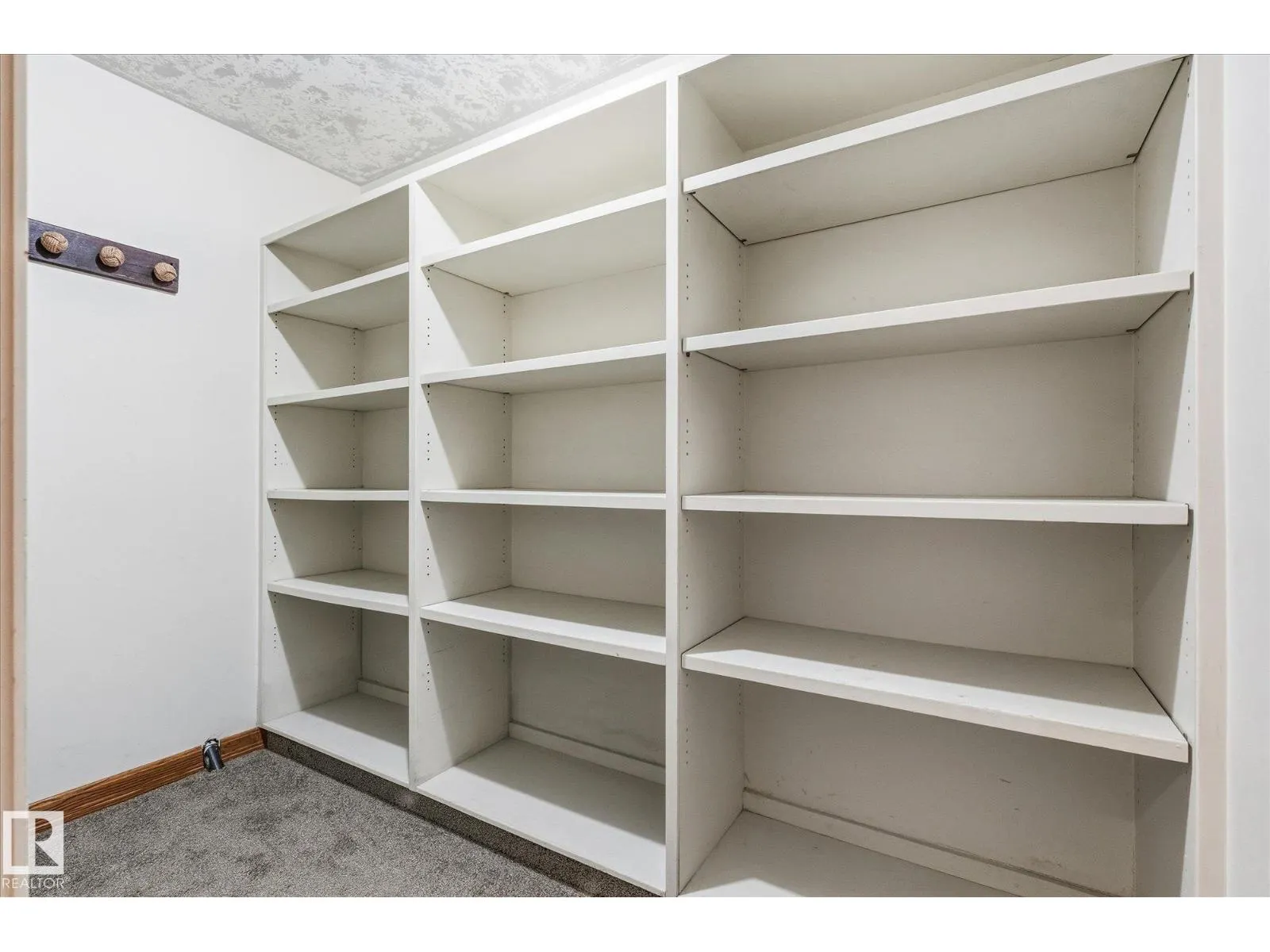 7 WESTERLAND PL