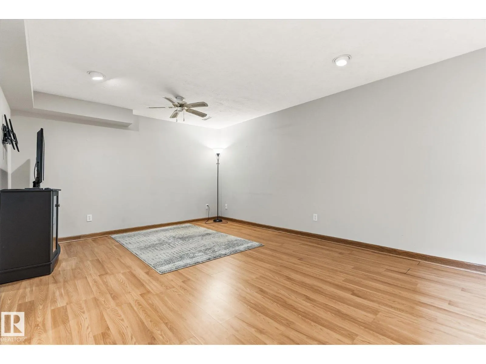 7 WESTERLAND PL