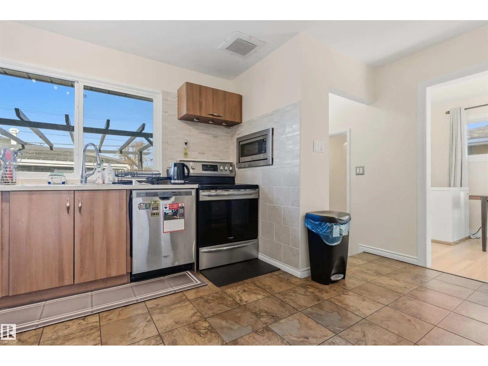 9508 129A AV NW NW