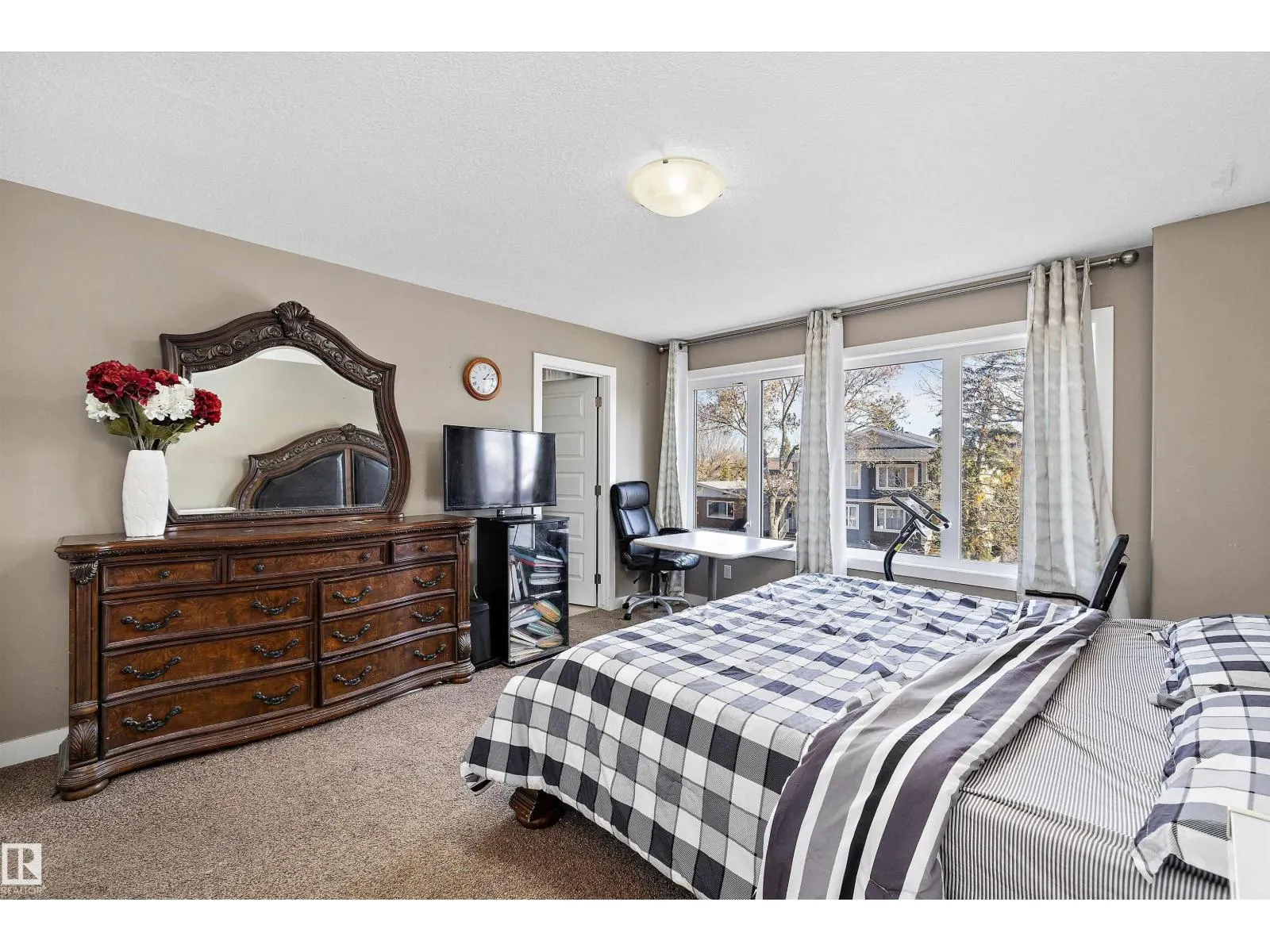 10418 155 ST NW