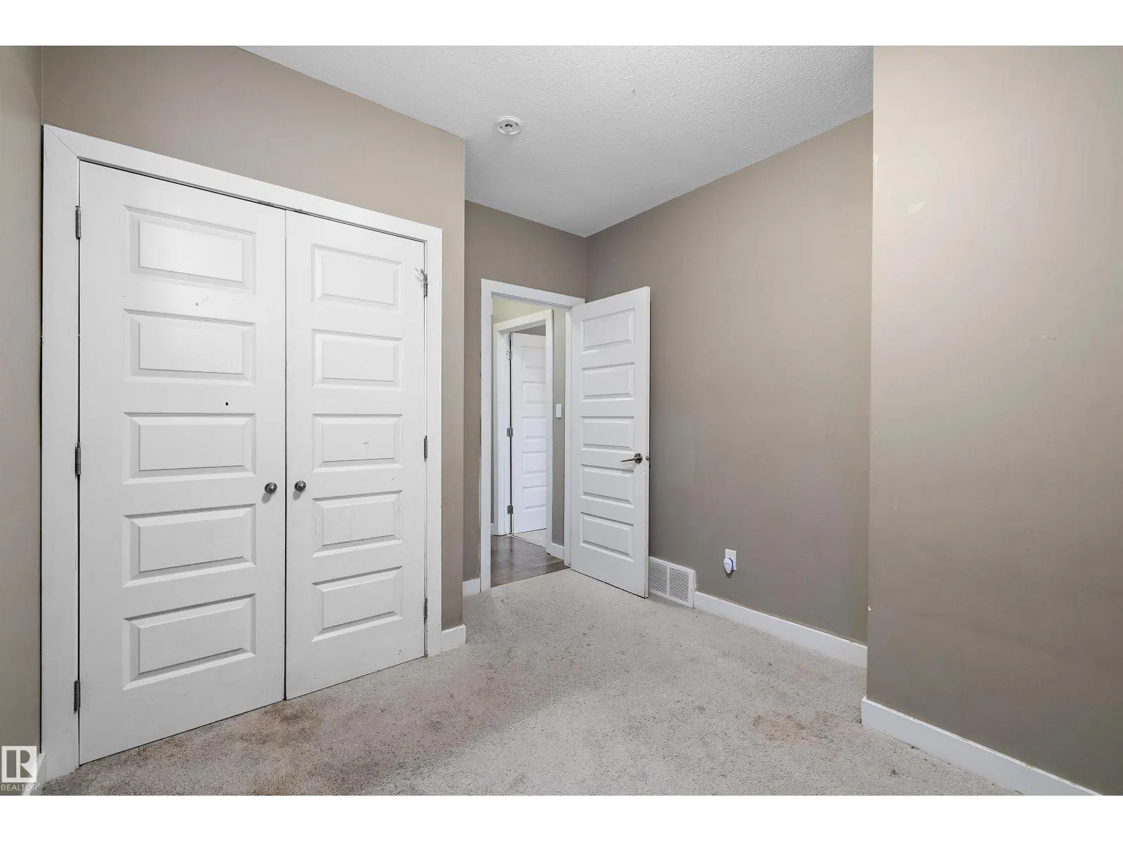 10418 155 ST NW