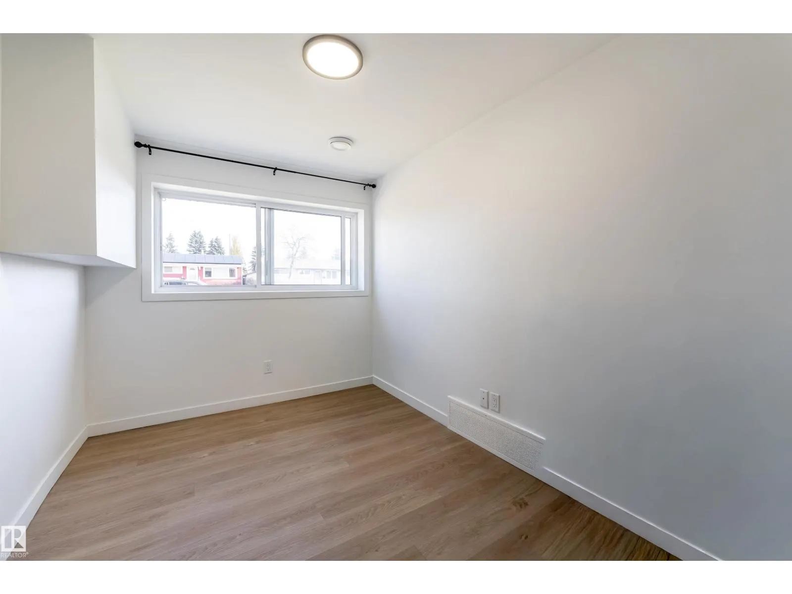 13412 135 ST NW