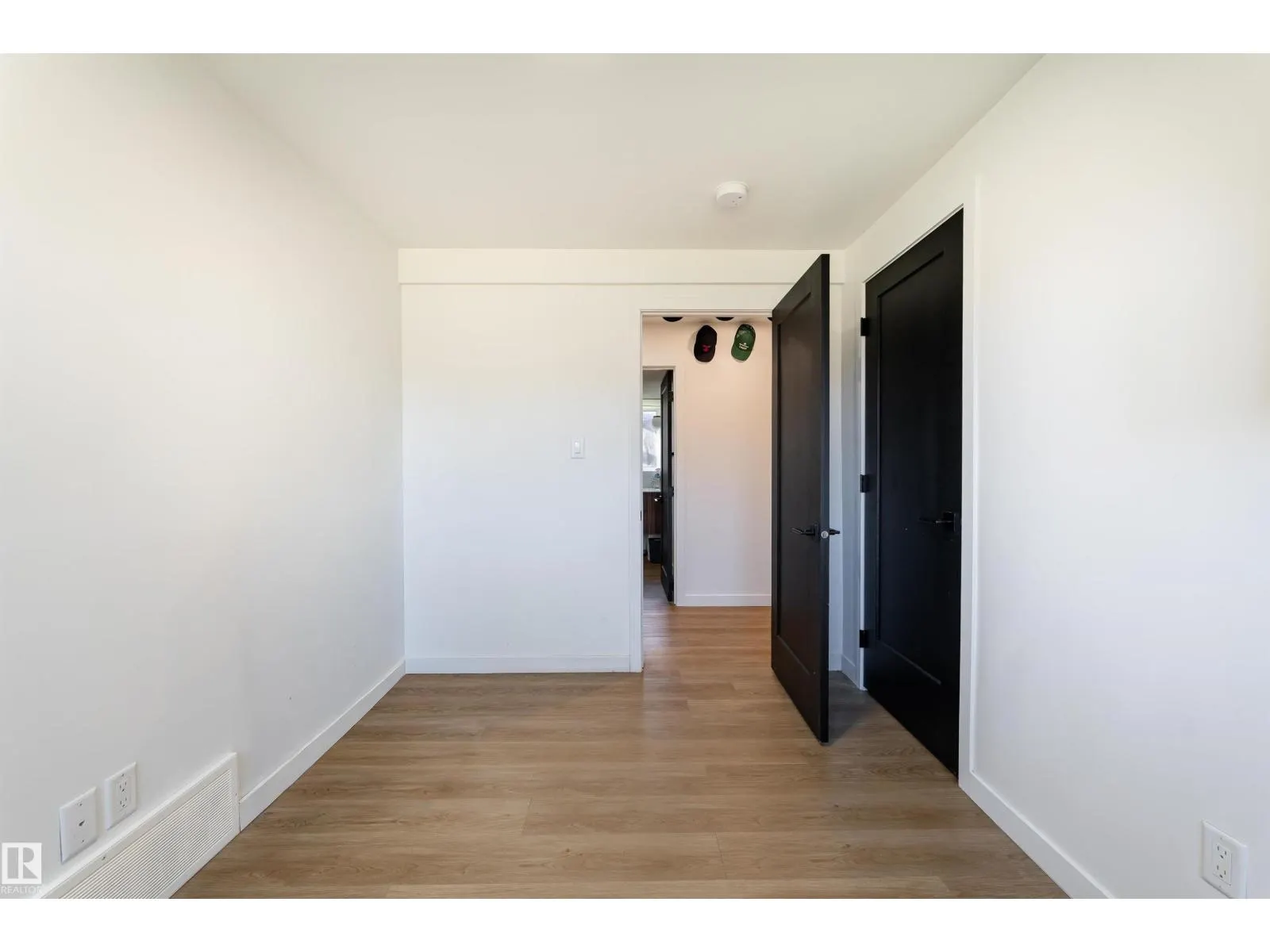13412 135 ST NW