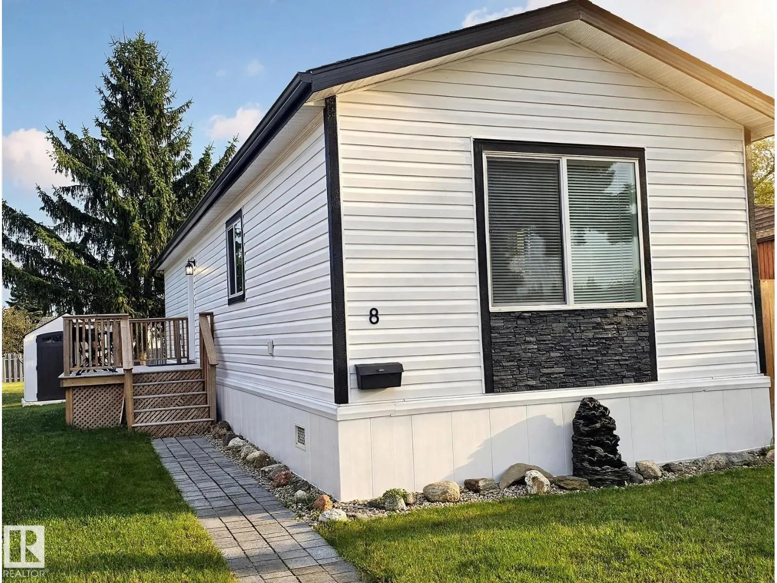 #8 12604 153 AV NW NW