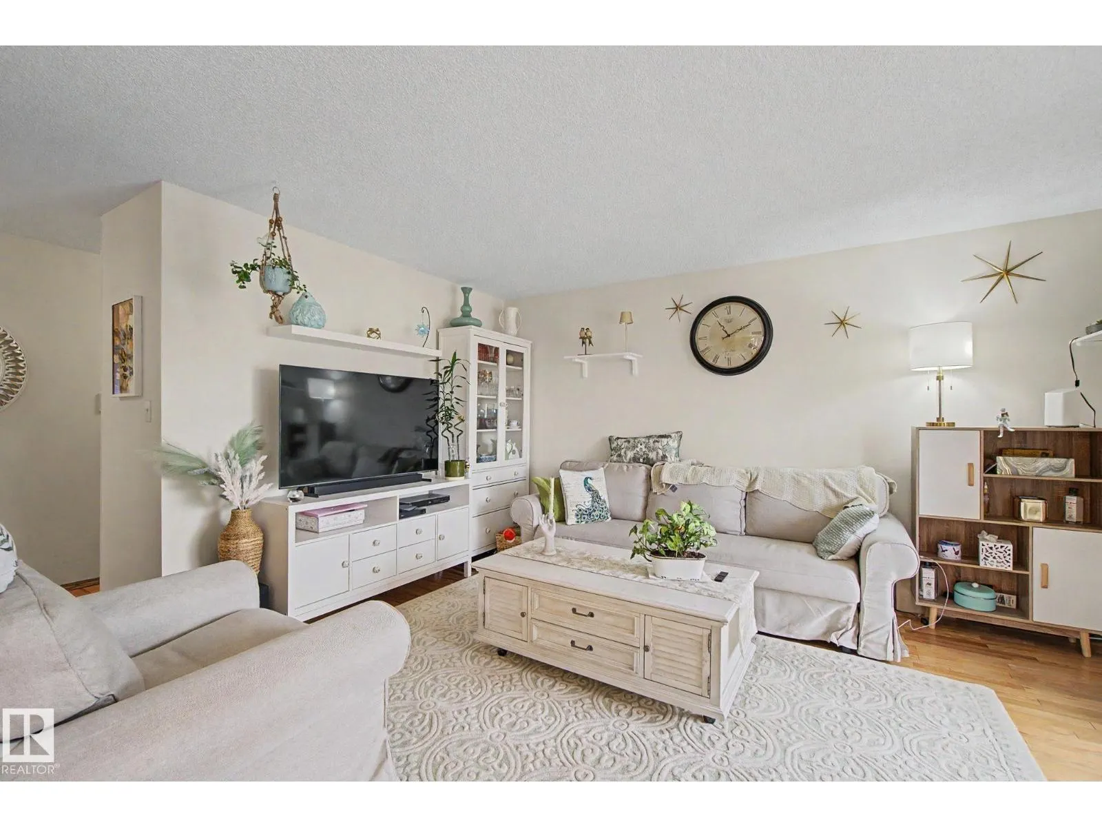 #302 224 CHURCH RD
