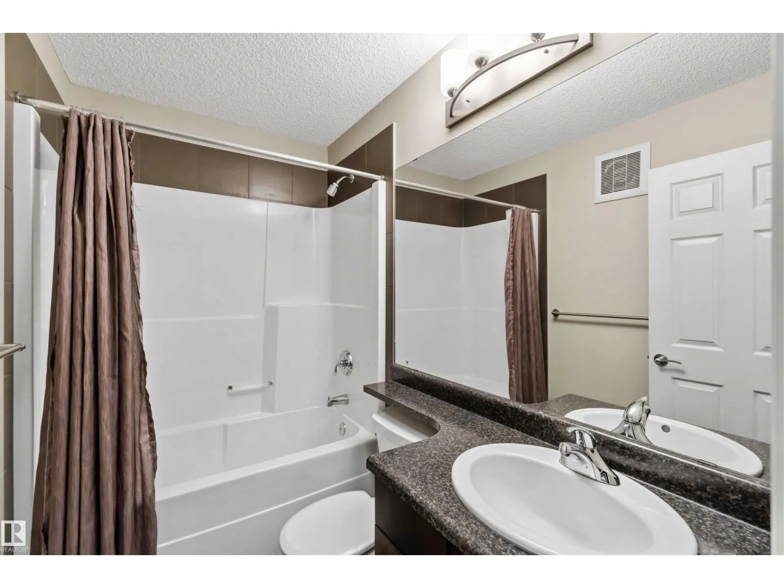 #19 219 CHARLOTTE WY