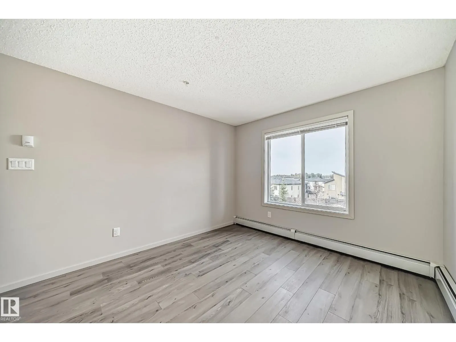 #332 344 Windermere RD NW