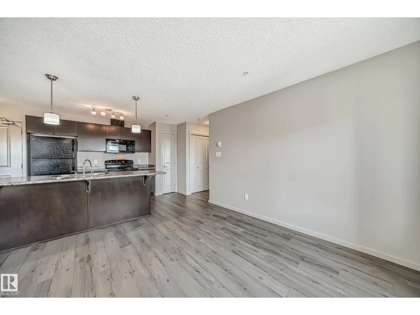 #332 344 Windermere RD NW