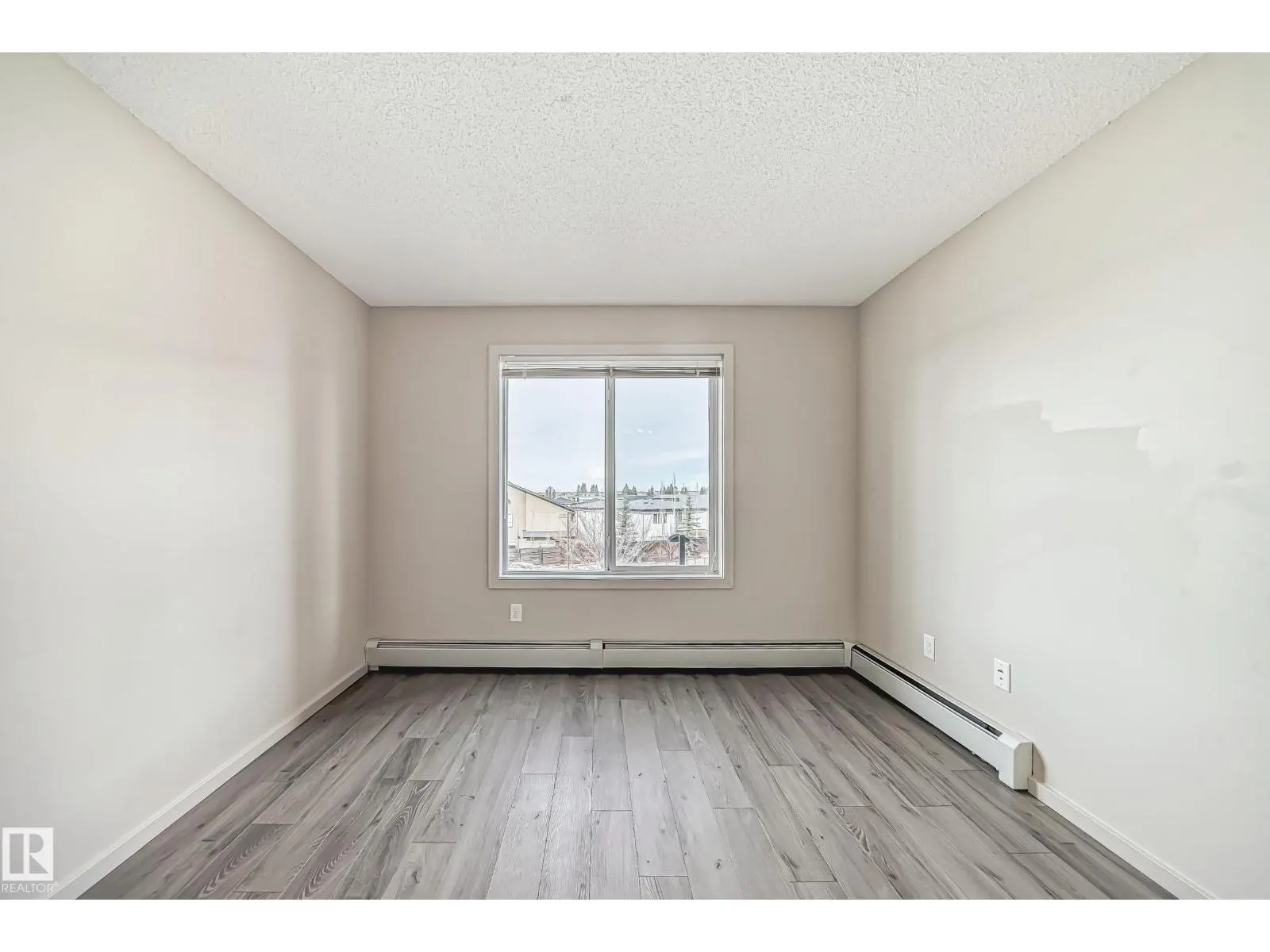 #332 344 Windermere RD NW