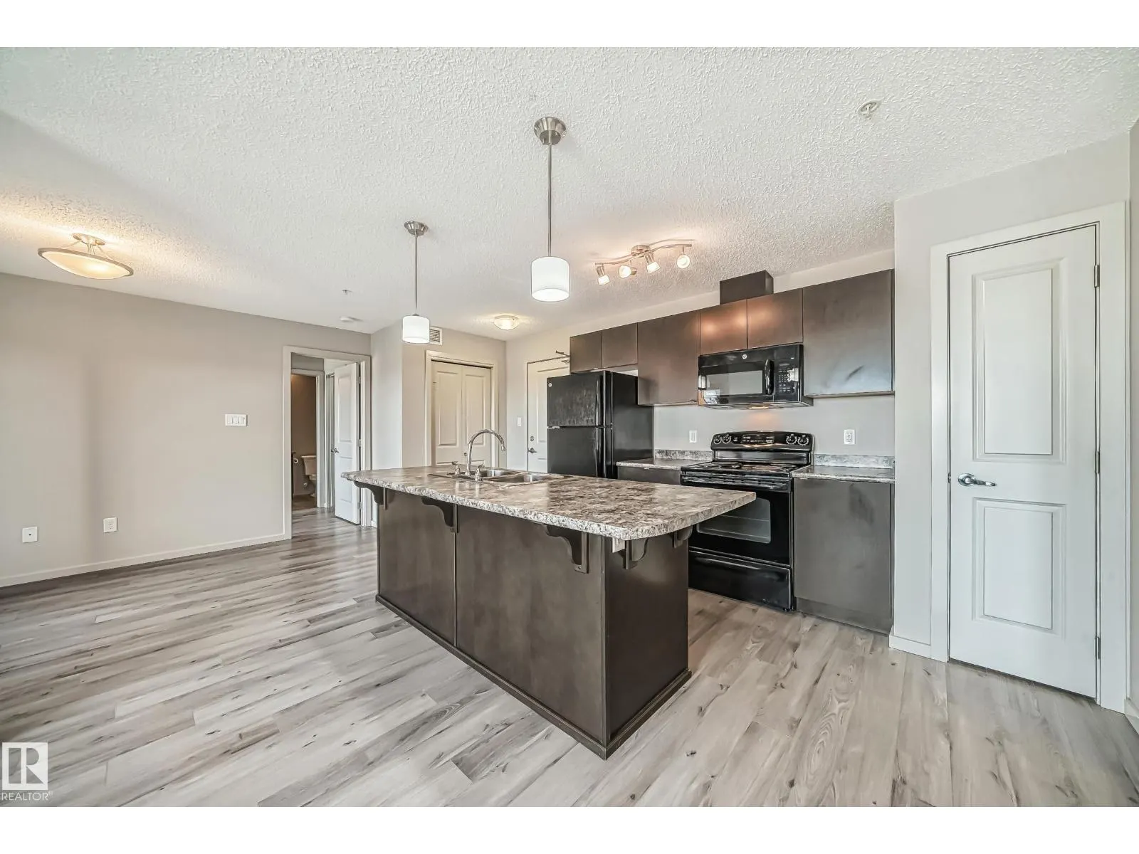 #332 344 Windermere RD NW