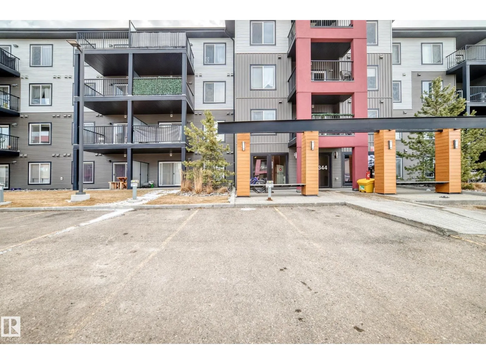 #332 344 Windermere RD NW