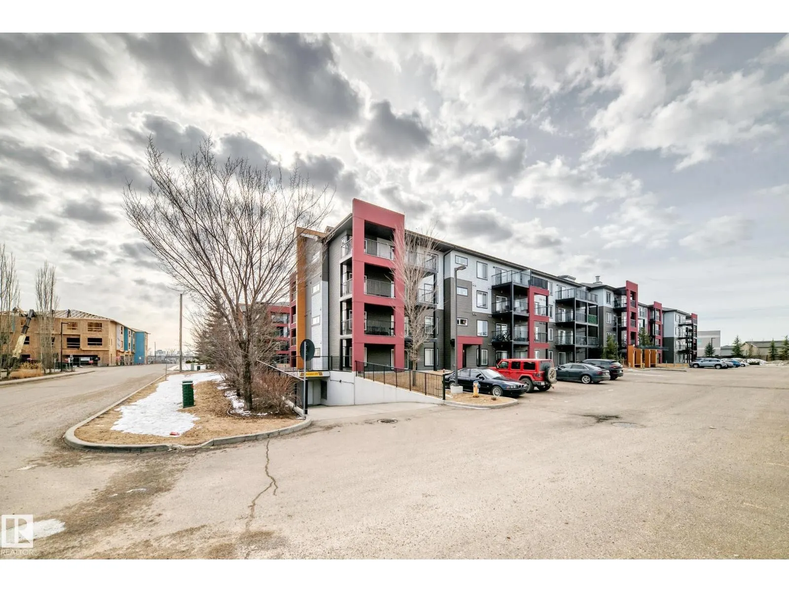 #332 344 Windermere RD NW