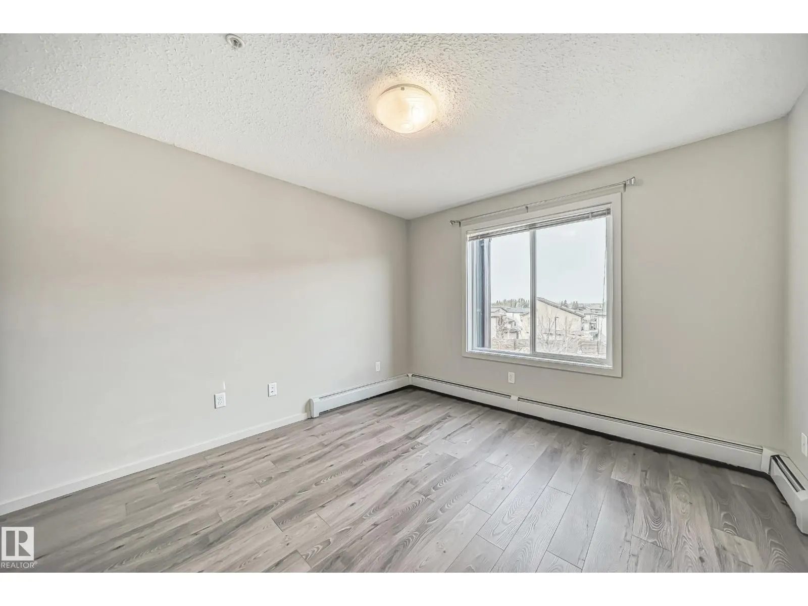 #332 344 Windermere RD NW