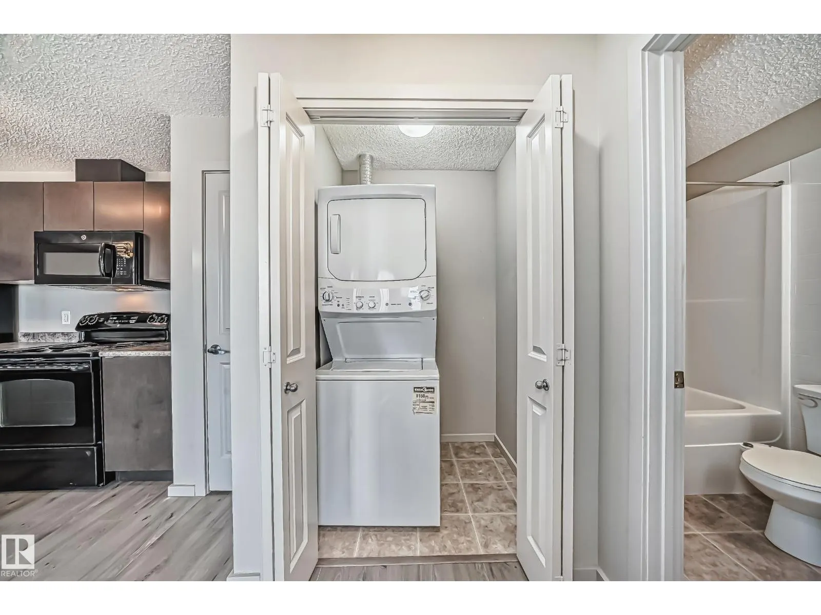 #332 344 Windermere RD NW