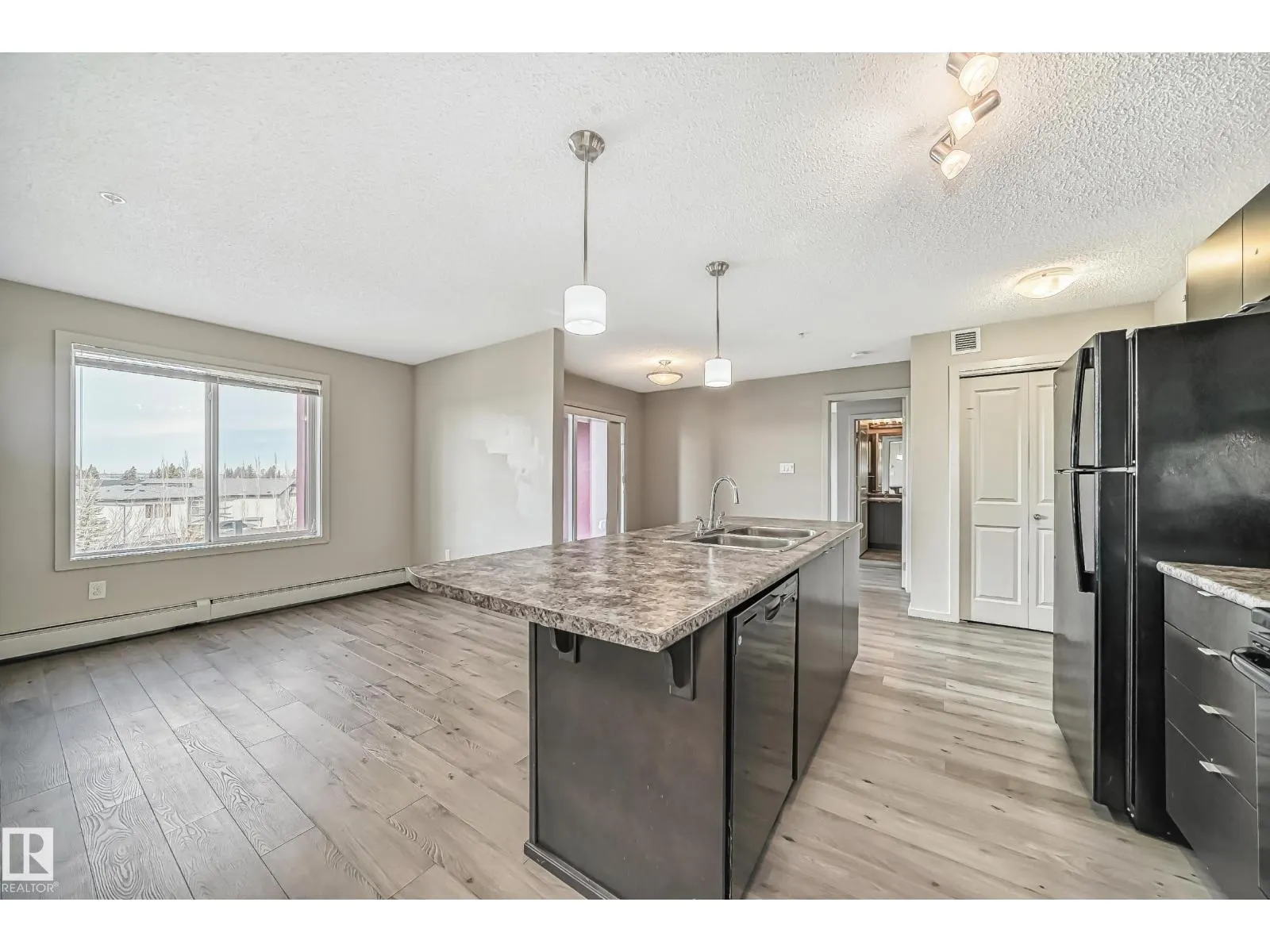 #332 344 Windermere RD NW